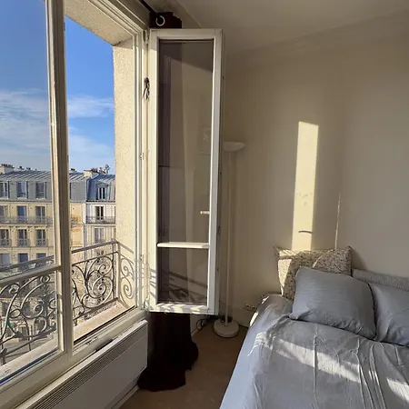 Sunny With Seine View * Parigi