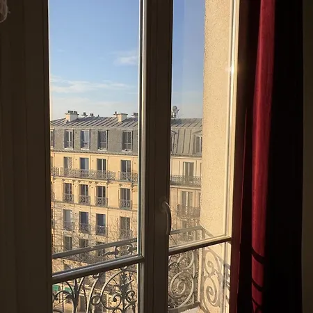 Sunny With Seine View Apartment